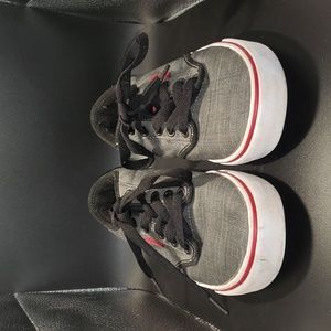 Vans- Textile Atwood- Charcoal/Red Men's size 7